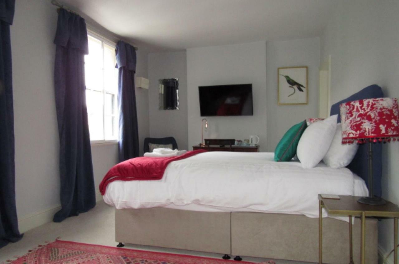 The Old Vicarage Hotel & Restaurant ブリッジウォーター エクステリア 写真 A bedroom at The Swan