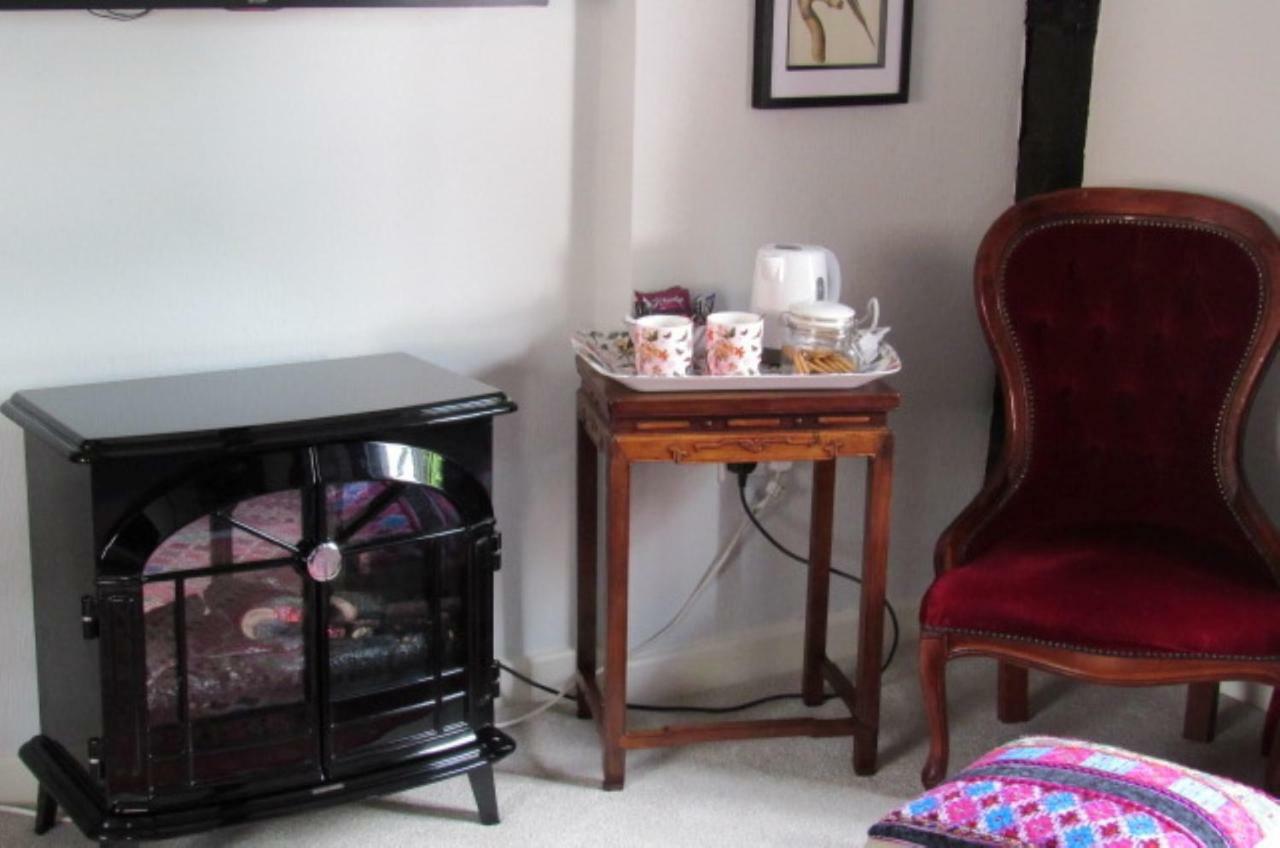 The Old Vicarage Hotel & Restaurant ブリッジウォーター エクステリア 写真 A tea table